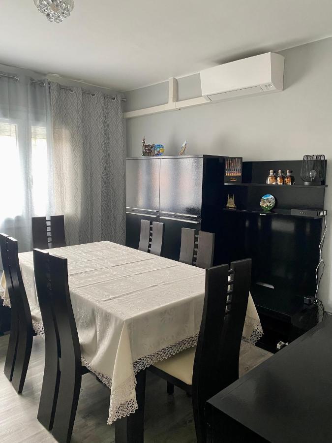 Maison Face A La Cite Каркассон Экстерьер фото